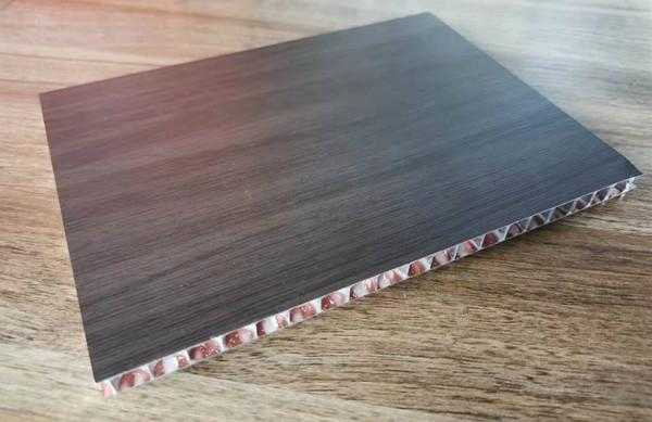 铝木门填充蜂窝纸板怎么样（铝木门全铝蜂窝结构）-图3
